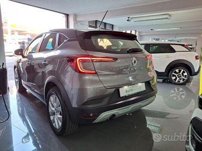 Usata Renault Captur Zen 95 CV (69 kW) 2020 Grigio SUV