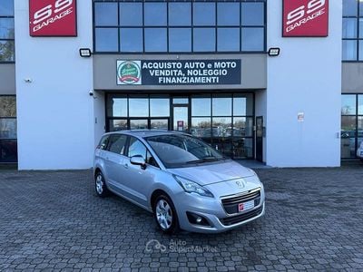 Usata Peugeot 5008 Active 114 CV (83 kW) 2015 Grigio Monovolume