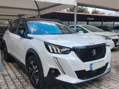 Usata Peugeot 2008 GT-line 131 CV (96 kW) 2021 Bianco SUV