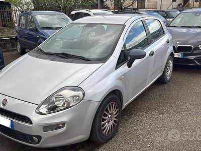 Usata Fiat Punto Lounge 85 CV (62 kW) 2015 Grigio Utilitaria
