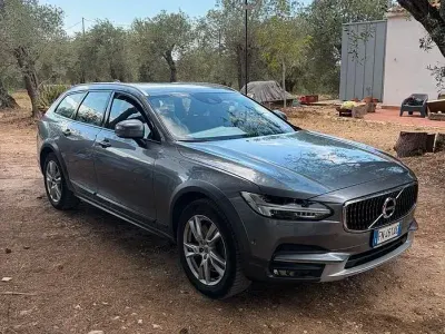 Usata Volvo V90 CC Pro 190 CV (139 kW) 2018 Bluazzurro Station wagon