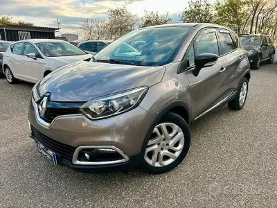 Usata Renault Captur Intens 90 CV (66 kW) 2016 Grigio SUV