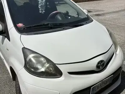 Usata Toyota Aygo 68 CV (50 kW) 2011 Bianco Utilitaria