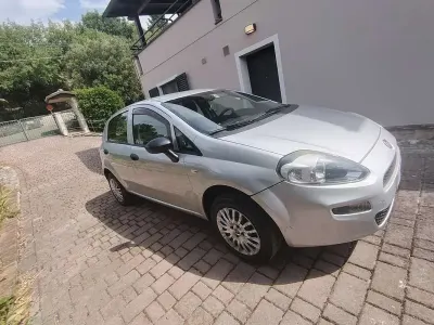 Usata Fiat Punto Street 69 CV (50 kW) 2018 Grigio Utilitaria