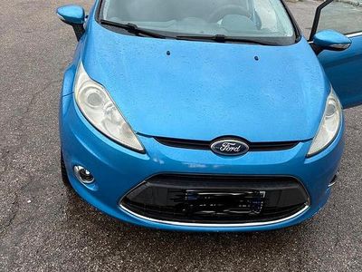 Usata Ford Fiesta 68 CV (50 kW) 2009 Blu Utilitaria