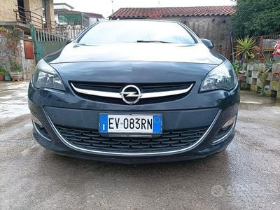 Usata Opel Astra 110 CV (80 kW) 2014 Nero Berlina