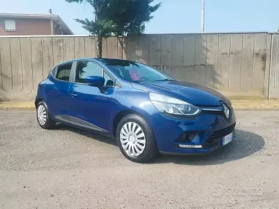 Usata Renault Clio IV Life 73 CV (53 kW) 2018 Bluazzurro Berlina