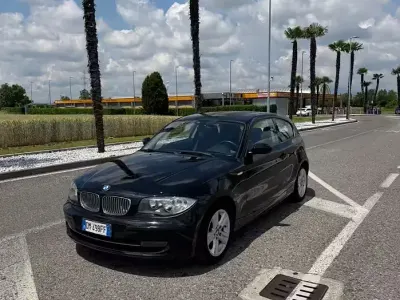 Usata BMW 118 143 CV (105 kW) 2008 Nero Utilitaria