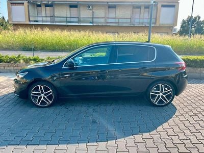 Usata Peugeot 308 GT-line 120 CV (88 kW) 2017 Nero Monovolume