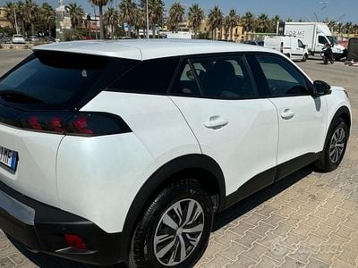 Usata Peugeot 2008 101 CV (74 kW) 2023 Bianco SUV
