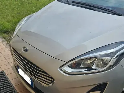 Usata Ford Fiesta Titanium 86 CV (63 kW) 2018 Grigio Utilitaria