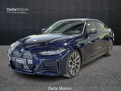 Usata BMW M440 M Sport 374 CV (275 kW) 2022 Blu scuro metallizzato Berlina