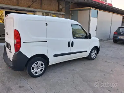 Usata Fiat Doblò 90 CV (66 kW) 2016 Bianco Monovolume
