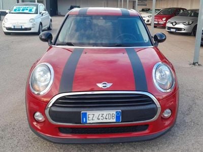 Begagnad Mini One D Business 95 HK (69 kW) 2015 Röd Halvkombi