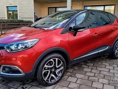Usata Renault Captur Intens 90 CV (66 kW) 2016 Rosso SUV