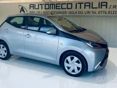 Usata Toyota Aygo 69 CV (50 kW) 2015 Grigio Utilitaria