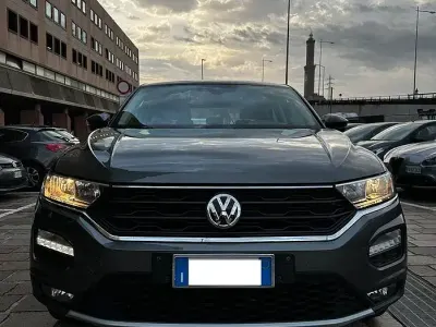 Usata VW T-Roc 116 CV (85 kW) 2019 Grigio SUV