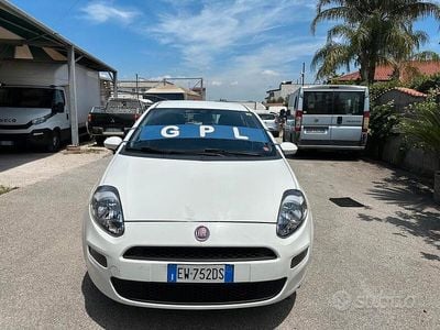 Usata Fiat Grande Punto Street 77 CV (56 kW) 2014 Bianco Utilitaria