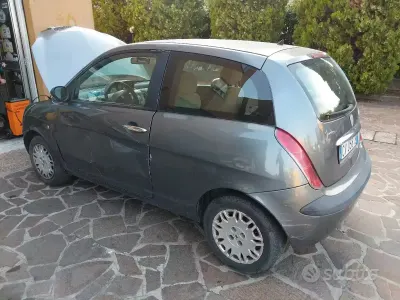 Usata Lancia Ypsilon 69 CV (50 kW) 2005 Grigio Utilitaria