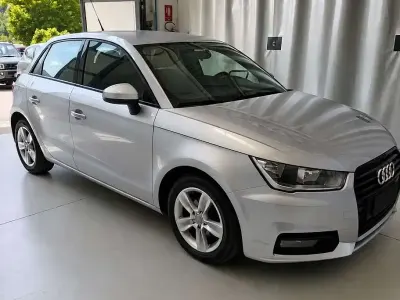 Usata Audi A1 Sportback Ambiente 90 CV (66 kW) 2015 Grigio Utilitaria
