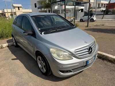 Usata Mercedes B180 109 CV (80 kW) 2005 Grigio Monovolume