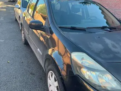 Usata Renault Clio III Dynamique 86 CV (63 kW) 2009 Nero Berlina