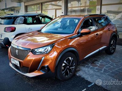 Usata Peugeot 2008 Allure 101 CV (74 kW) 2021 Arancione SUV