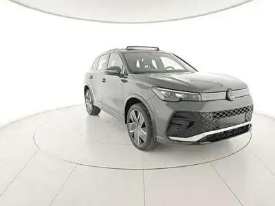 Nuova VW Tiguan R-line Plus 193 CV (141 kW) 2026 Nero SUV