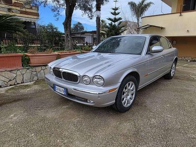 Usata Jaguar XJ6 238 CV (175 kW) 2003 Argento Berlina