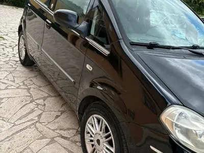 Usata Lancia Musa 77 CV (56 kW) 2010 Nero Monovolume