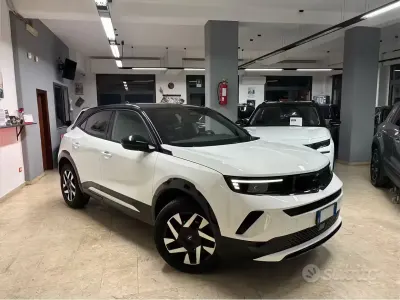 Usado Opel Mokka 131 CV (96 kW) 2025 Blanco SUV