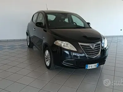 Usata Lancia Ypsilon Platinum 69 CV (50 kW) 2014 Nero Utilitaria