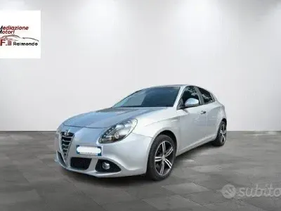 Usata Alfa Romeo Giulietta Exclusive 175 CV (128 kW) 2015 Grigio Utilitaria
