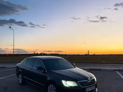 Usata Skoda Superb 170 CV (125 kW) 2014 Nero Berlina