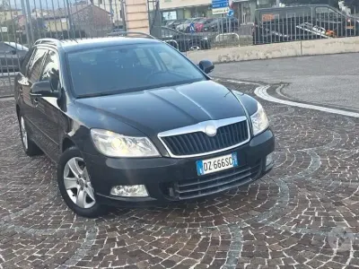 Usata Skoda Octavia Elegance 105 CV (77 kW) 2010 Nero Station wagon