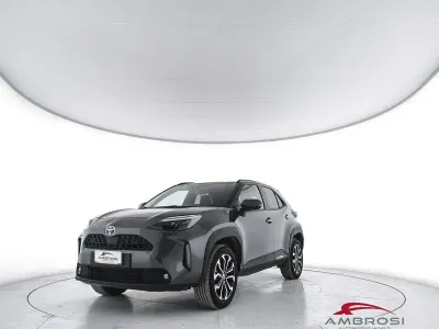 Usata Toyota Yaris Cross 92 CV (67 kW) 2023 Grigio SUV