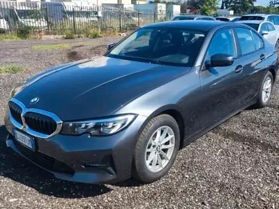 Usata BMW 320e Advantage 190 CV (139 kW) 2022 Grigio Berlina