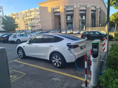 Usata Tesla Model Y Long Range AWD 152 kW (208 CV) 2023 Bianco SUV