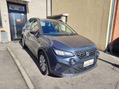 Usata Seat Arona Style 95 CV (69 kW) 2023 Grigio colosseo metallizzato SUV