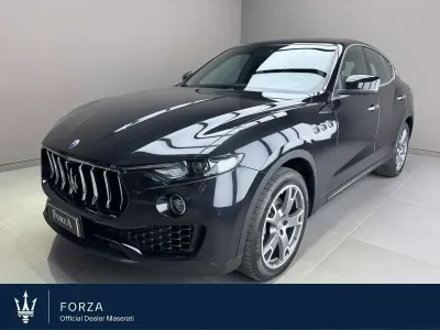 Usata Maserati Levante GT 330 CV (242 kW) 2018 Blu intenso SUV