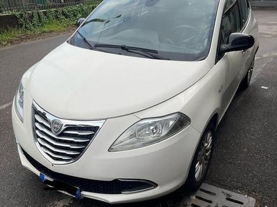 Usata Lancia Ypsilon Silver 69 CV (50 kW) 2014 Bianco Utilitaria
