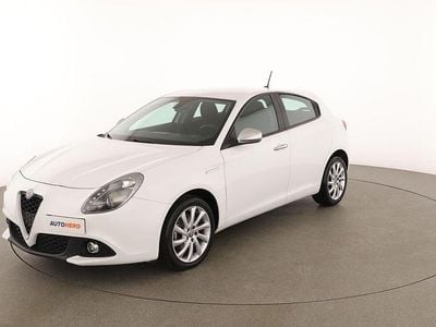 Begagnad Alfa Romeo Giulietta Super 120 HK (88 kW) 2018 Vit Halvkombi
