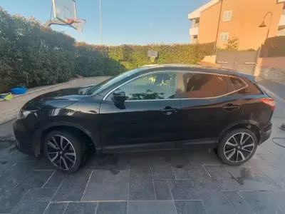 Usata Nissan Qashqai 131 CV (96 kW) 2016 Nero SUV
