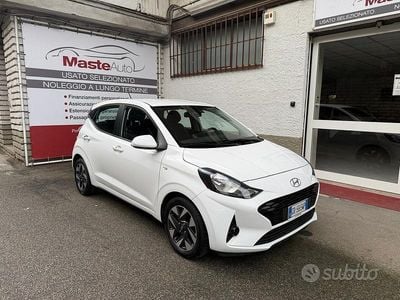 Usata Hyundai i10 66 CV (48 kW) 2023 Bianco Utilitaria
