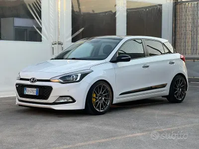 Usata Hyundai i20 90 CV (66 kW) 2016 Bianco Berlina
