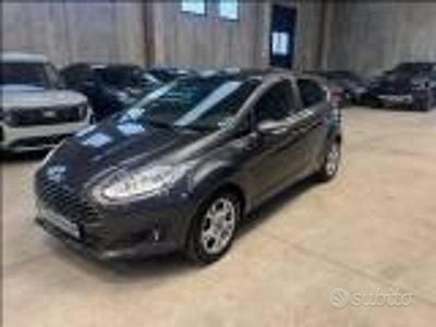 Usata Ford Fiesta Titanium 101 CV (74 kW) 2016 Grigio scuro Berlina