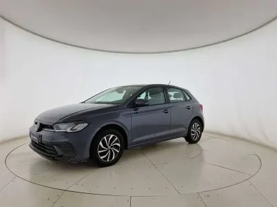 Usata VW Polo Life 95 CV (69 kW) 2022 Smoky grey metallizzato Utilitaria