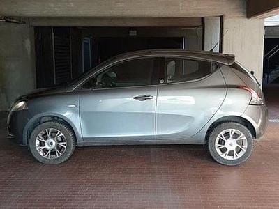 Usata Lancia Ypsilon Platinum 2016 Grigio Utilitaria