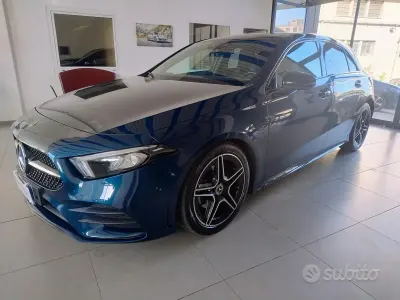 Usata Mercedes A180 AMG line 116 CV (85 kW) 2021 Blu Berlina