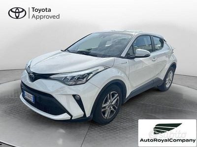 Usata Toyota C-HR Active 122 CV (89 kW) 2022 Bianco SUV